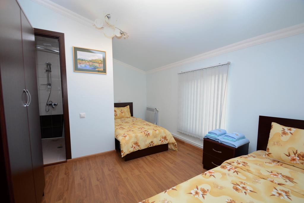 Bonjour Guest House エレバン エクステリア 写真