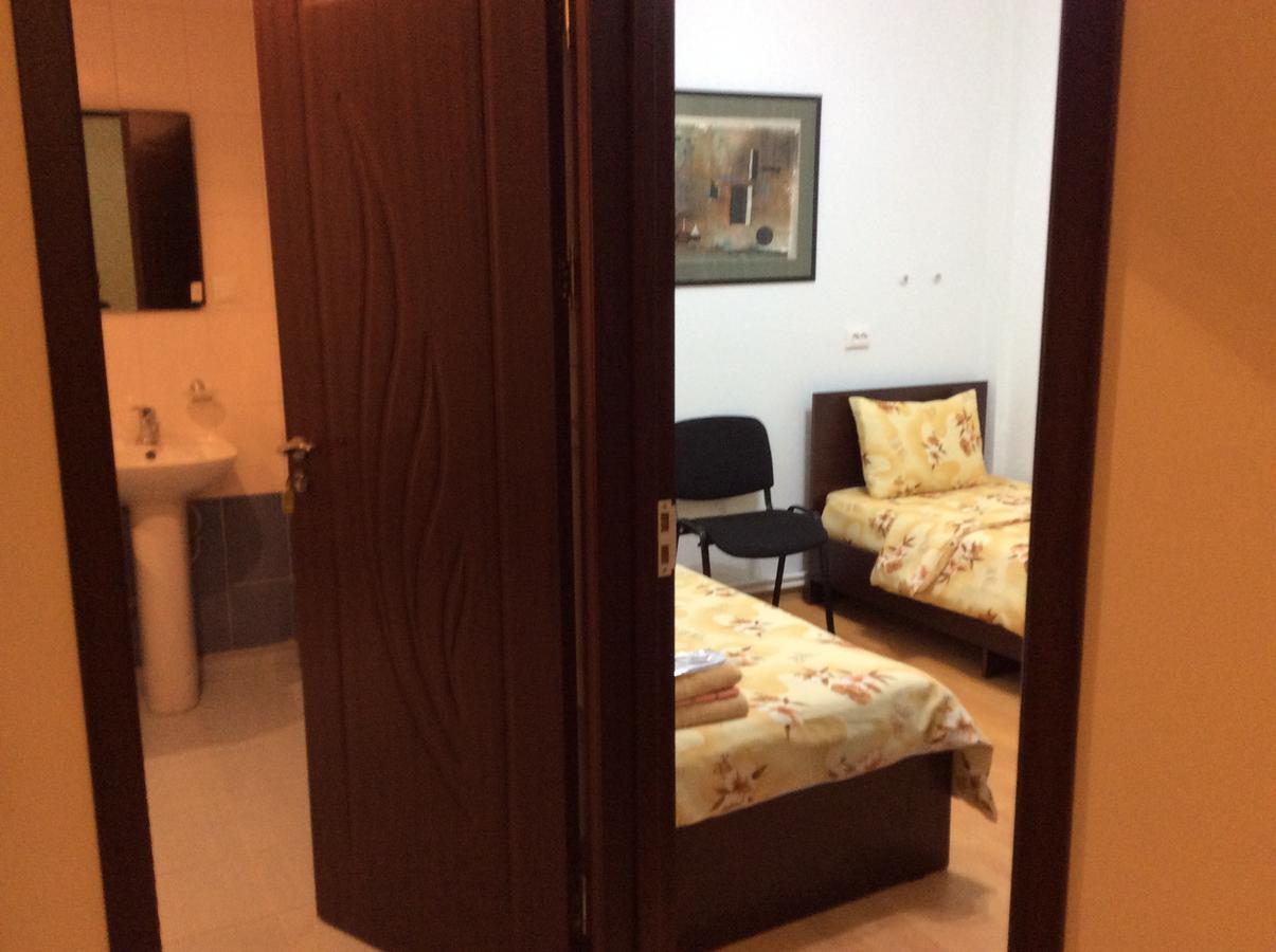 Bonjour Guest House エレバン エクステリア 写真